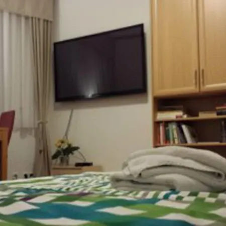 Aaron - Μαγδεβούργο